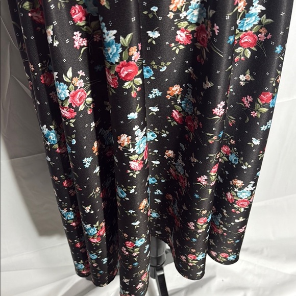 Whirlaway Frocks Floral Black Dress with Lace Collar Size 12P - Picture 3 of 11